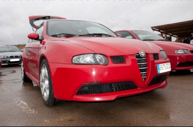 Modelo rojo de Alfa Romeo